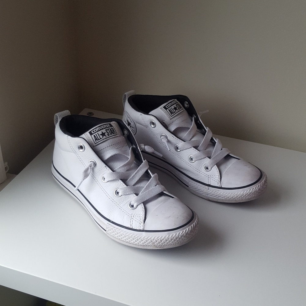Size 5 Converse Elastic/Slip On